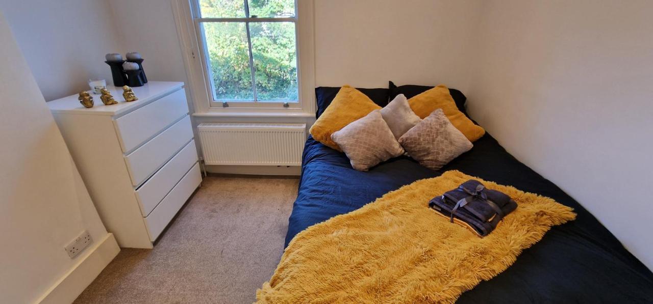 Cultural Epicenter, 4 Bedroom, To Do Than Do! Londra